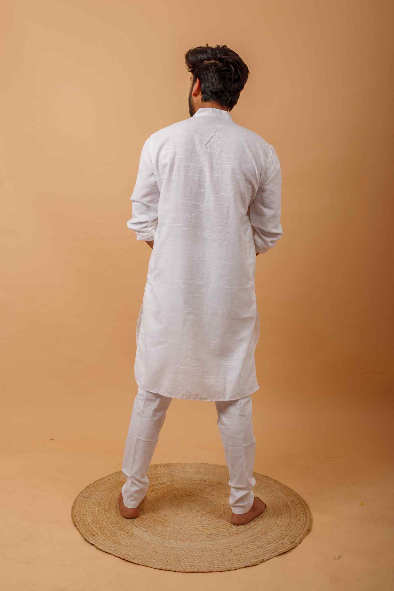 Arsh Handcrafted White Neck Embroidered Jute Cotton Men's Kurta - Image 4