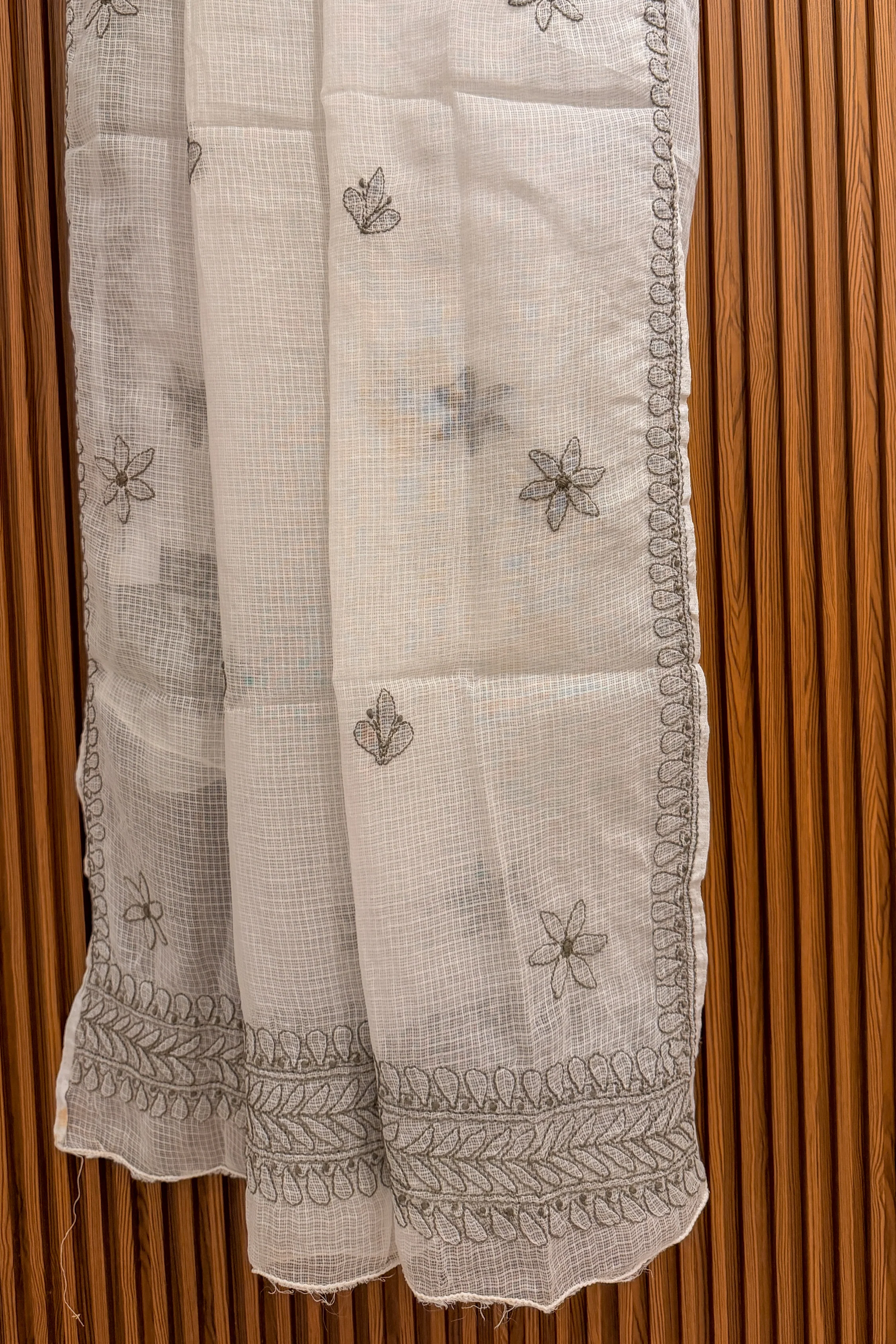Arsh Handcrafted Chikankari Pure Kota Doria Dupatta - Image 4