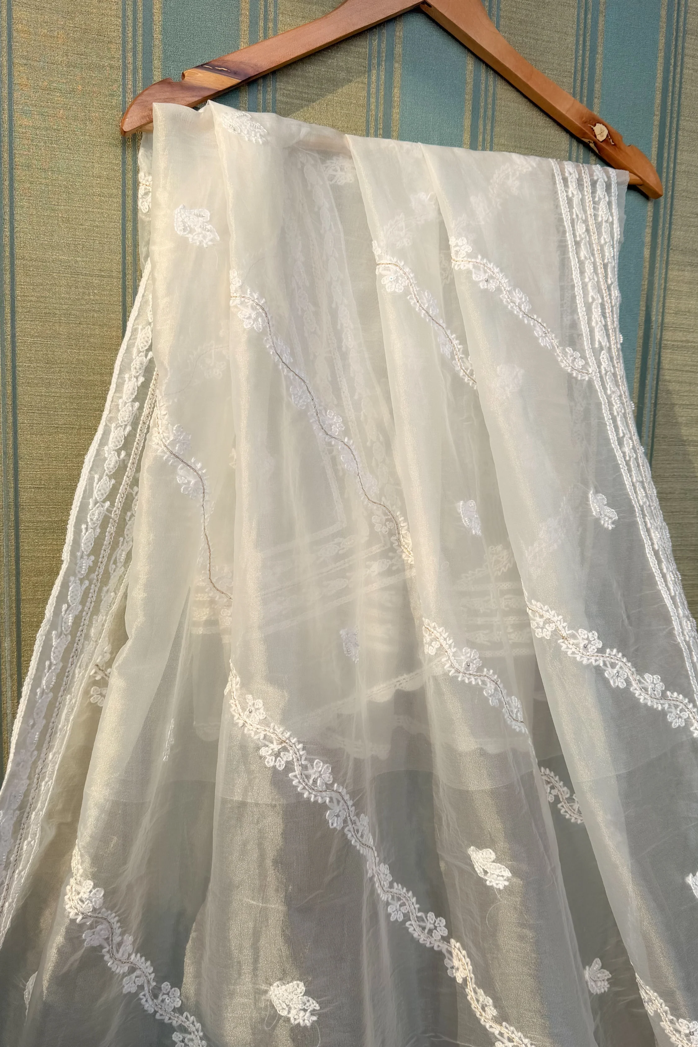 Arsh Handcrafted Pure Organza Chikankari Dupatta - Image 2