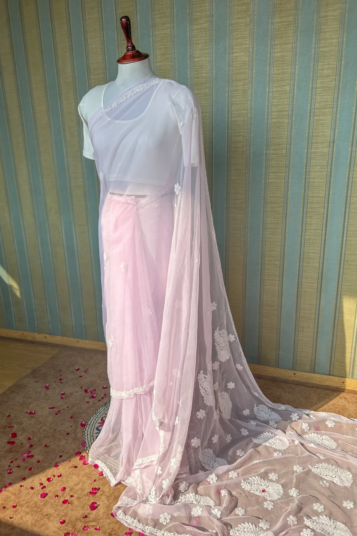 Arsh Handcrafted Semi Georgette Heavy Palla Pink Chikan Embroidered Saree - Image 4
