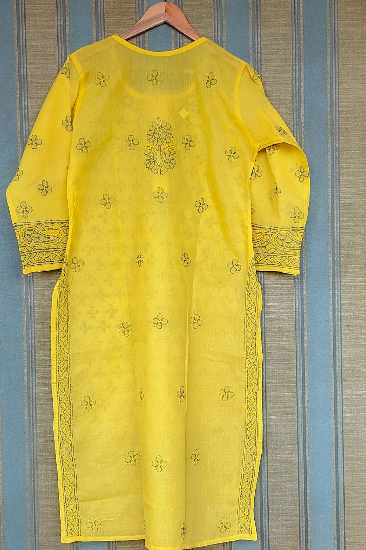 Arsh Handcrafted Front Booti Jaal Pure Cotton Kurti - Image 4