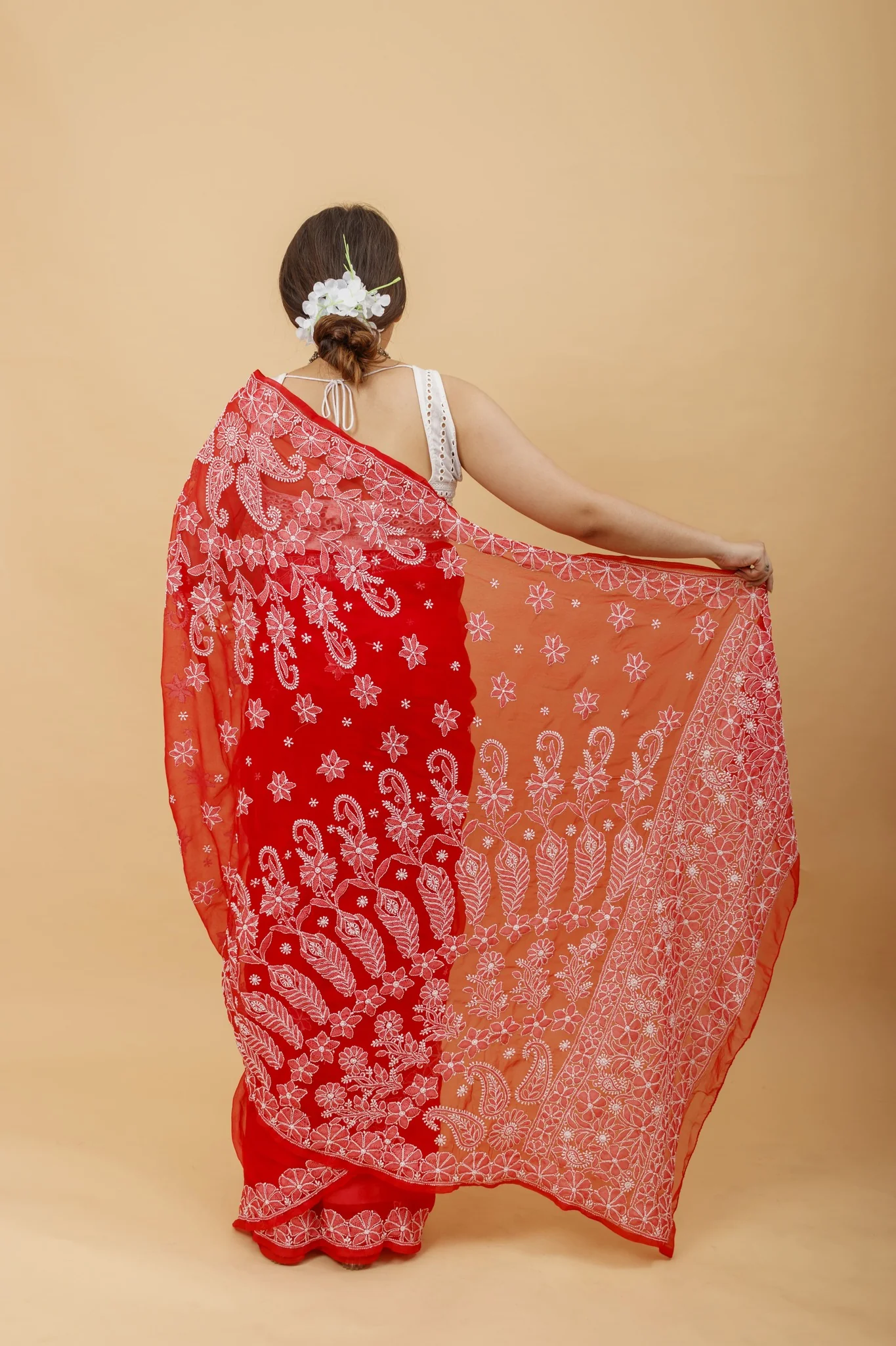 Arsh Handcrafted Semi Georgette Heavy Palla Chikan Embroidered Saree - Image 2