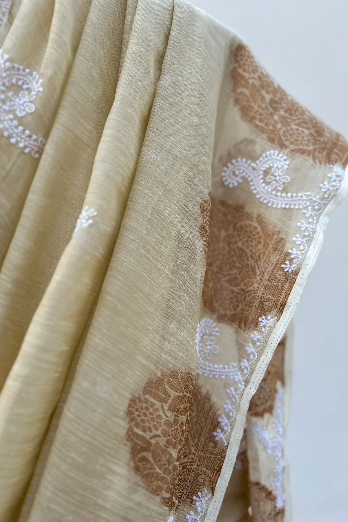 Arsh Handcrafted Boota Skirt Jaal Chikankari Pure Tissue Saree - Image 4