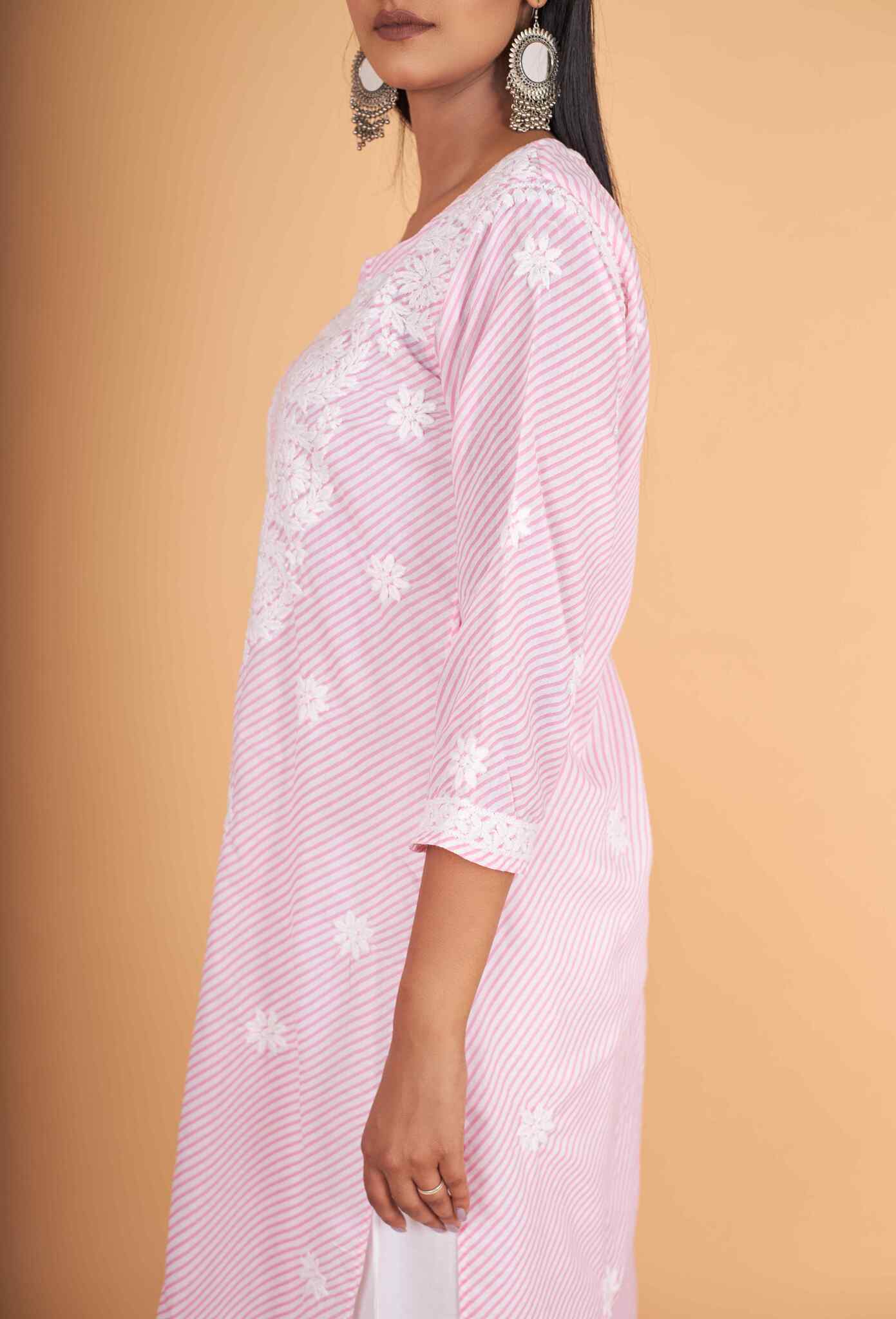 Arsh Handcrafted Leheriya Print Pure Cotton Chikan Kurti - Image 3