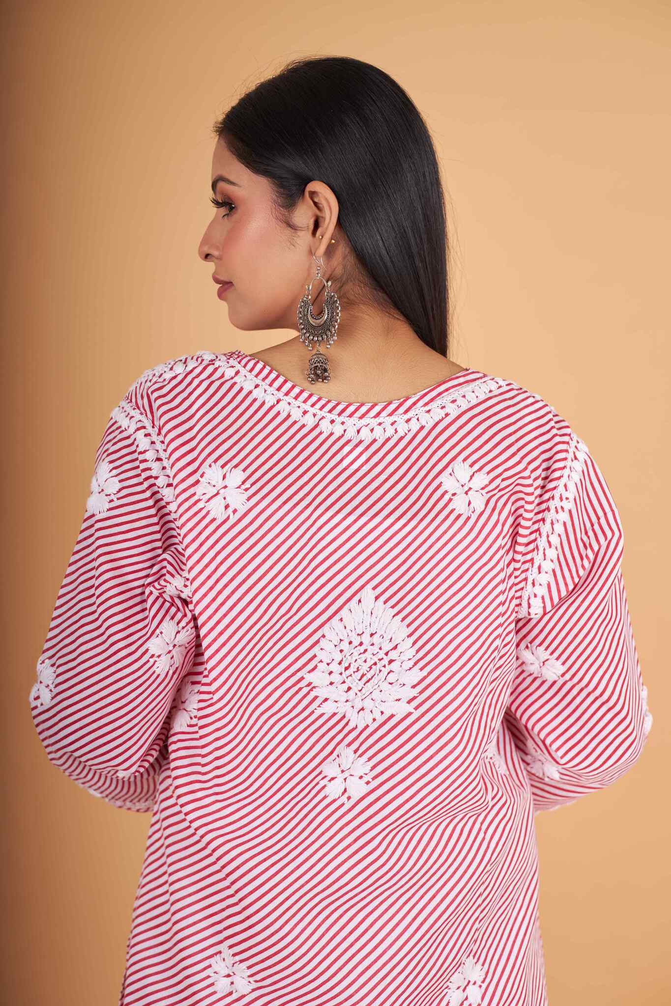 Arsh Handcrafted Leheriya Print Pure Cotton Chikan Kurti - Image 3